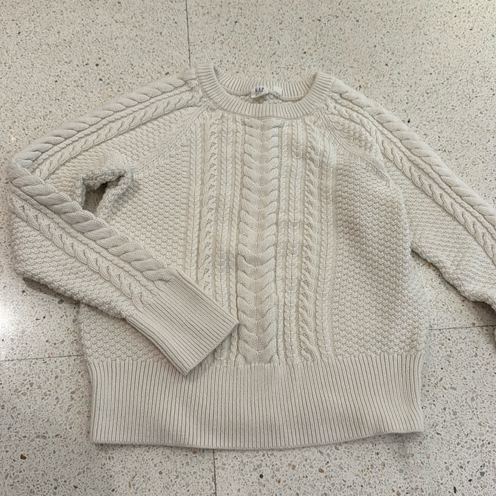 Gap cream cable knit sweater